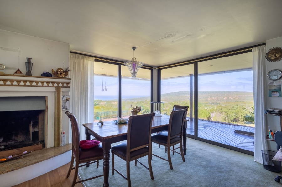 4 Bedroom Property for Sale in Whale Rock Western Cape